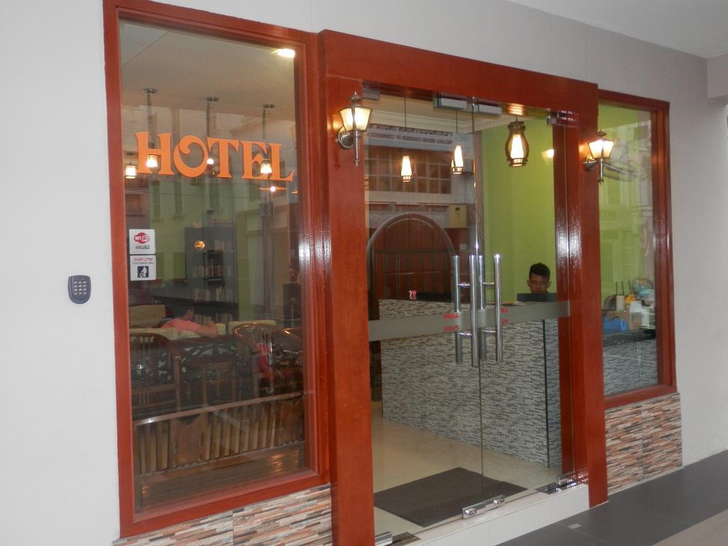 Malacca Travellers Planet Hotel & Guesthouse מראה חיצוני תמונה