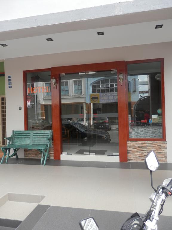 Malacca Travellers Planet Hotel & Guesthouse מראה חיצוני תמונה