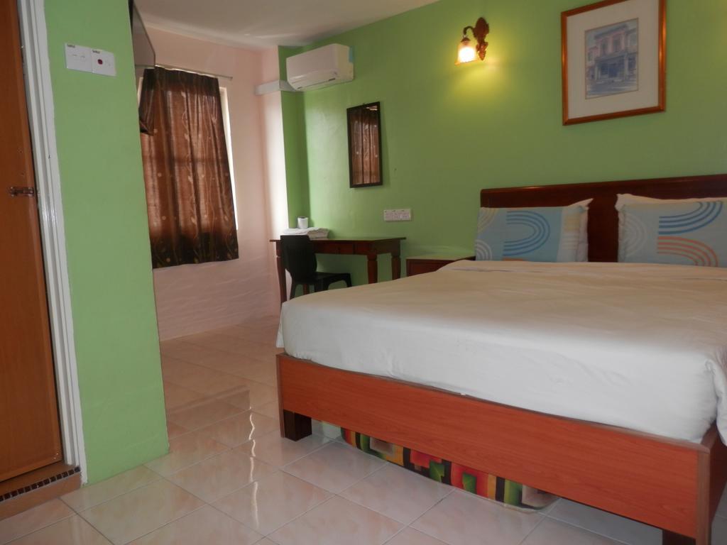Malacca Travellers Planet Hotel & Guesthouse מראה חיצוני תמונה