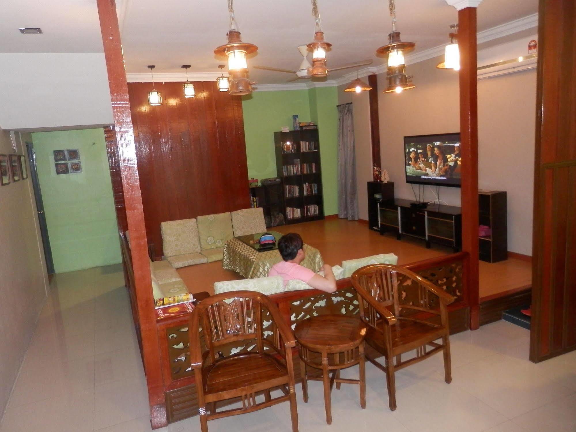 Malacca Travellers Planet Hotel & Guesthouse מראה חיצוני תמונה
