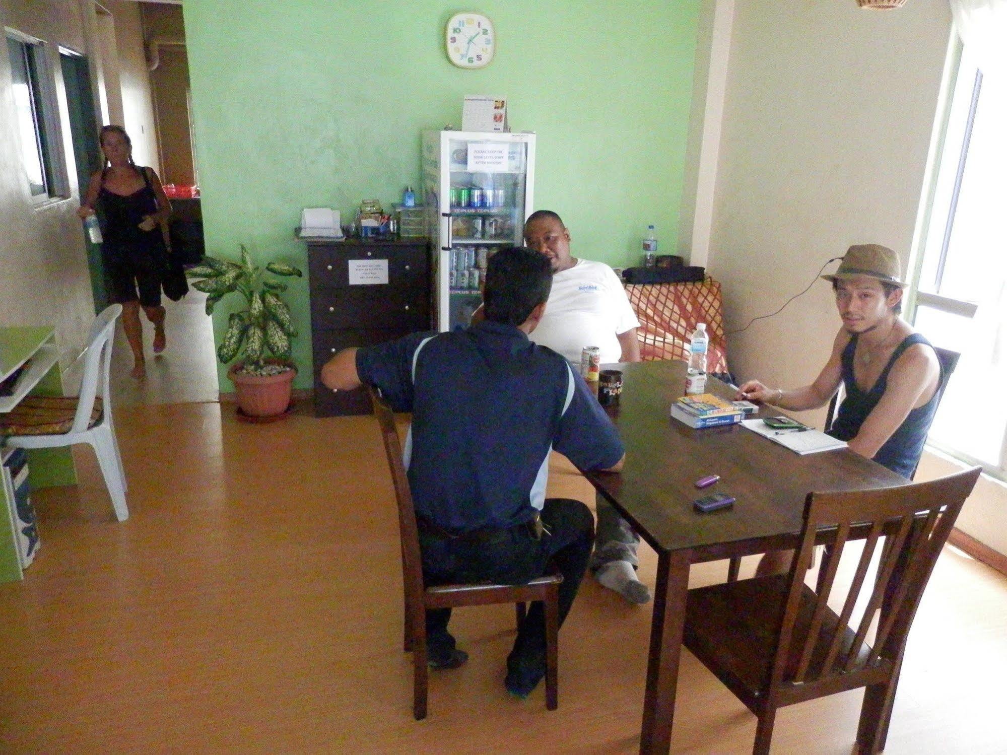 Malacca Travellers Planet Hotel & Guesthouse מראה חיצוני תמונה
