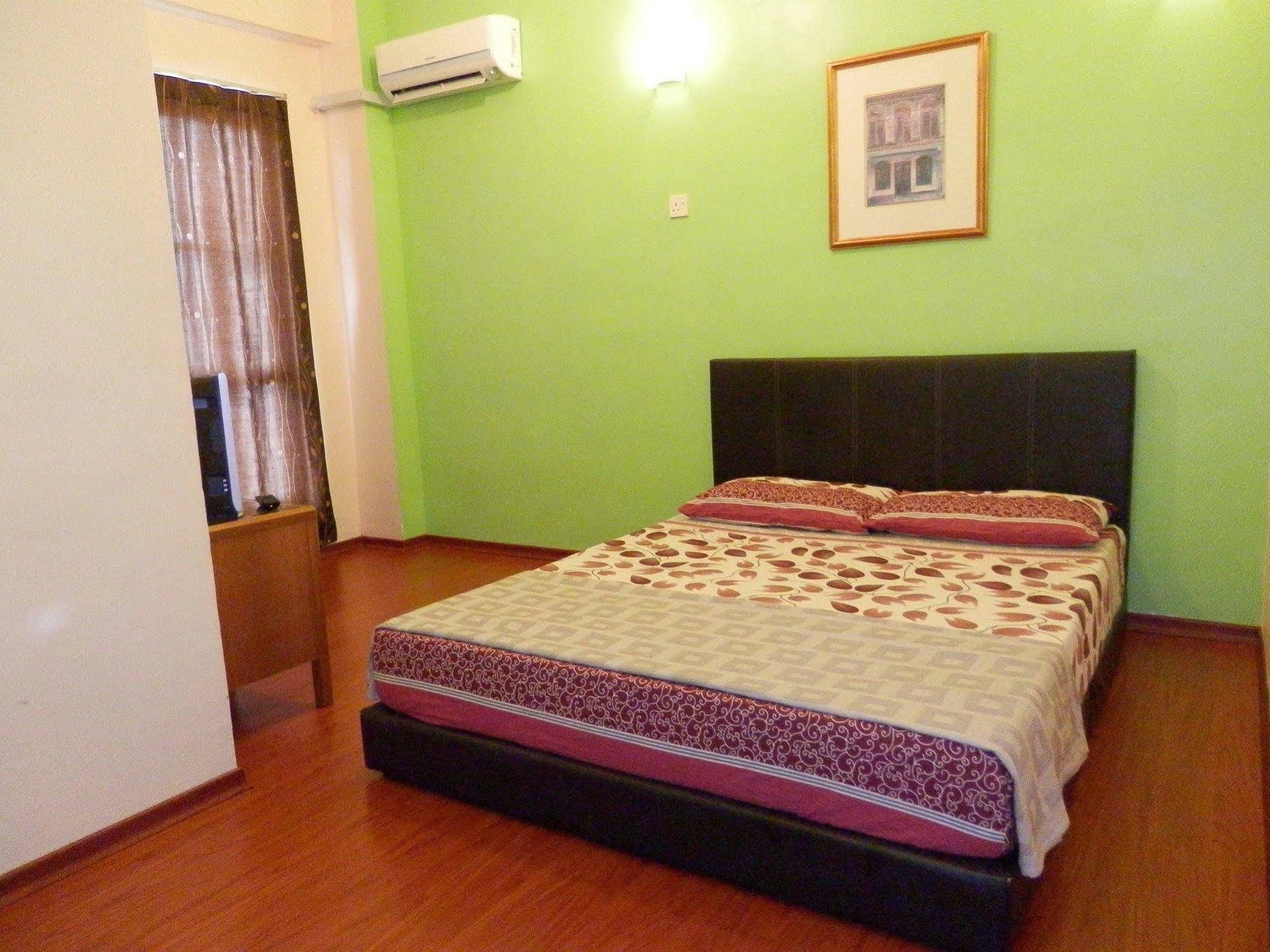 Malacca Travellers Planet Hotel & Guesthouse מראה חיצוני תמונה