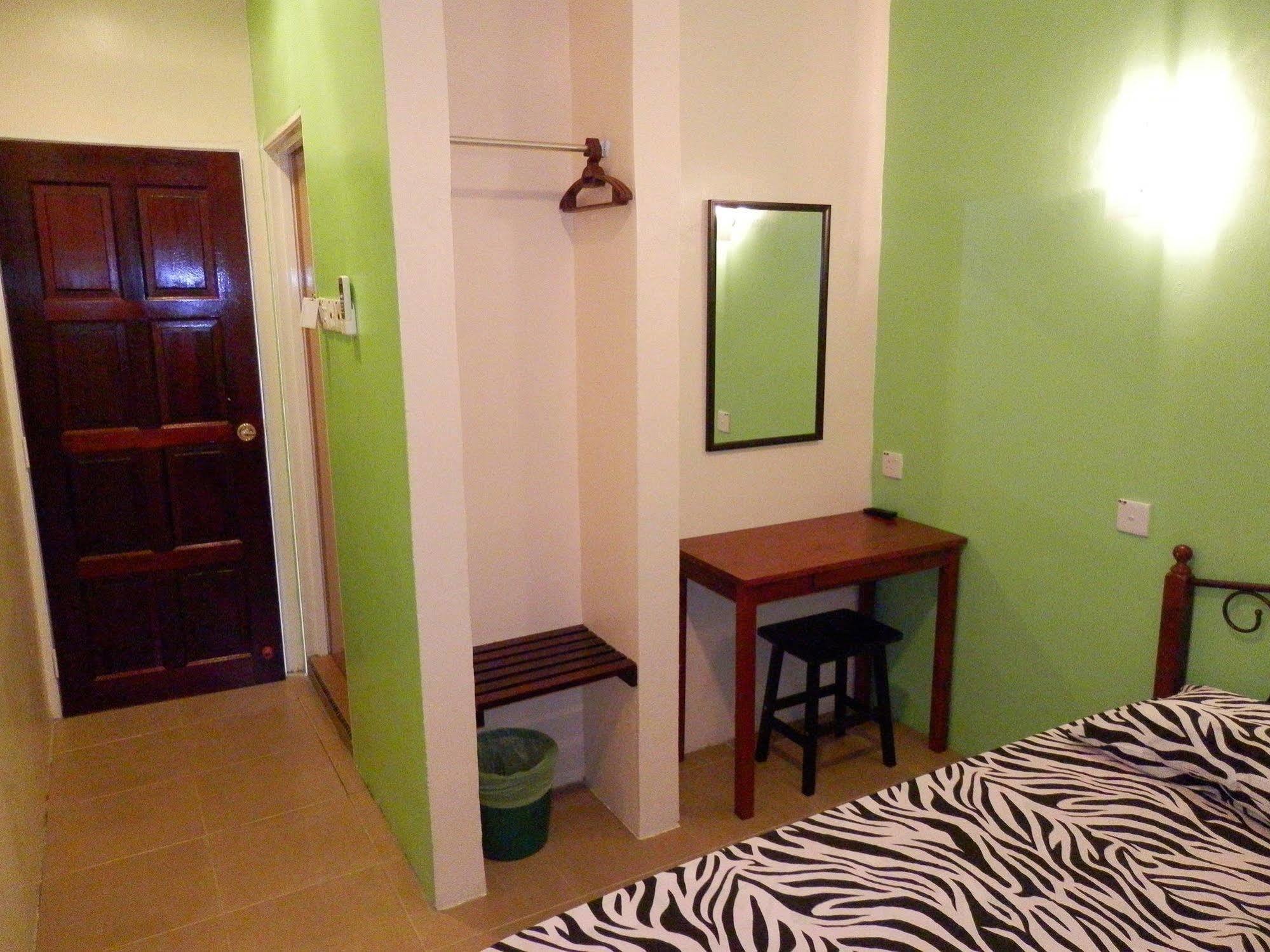 Malacca Travellers Planet Hotel & Guesthouse מראה חיצוני תמונה