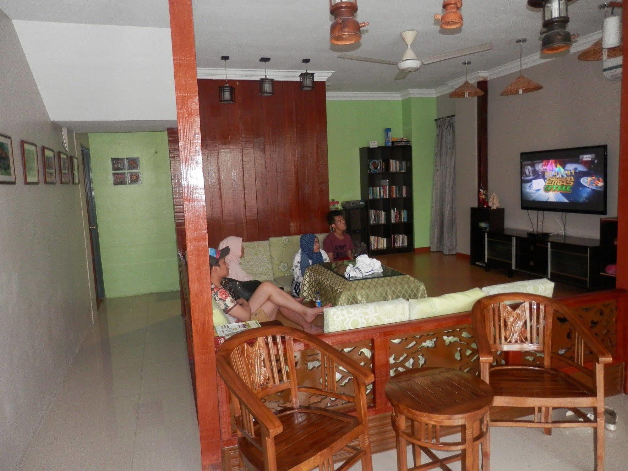 Malacca Travellers Planet Hotel & Guesthouse מראה חיצוני תמונה