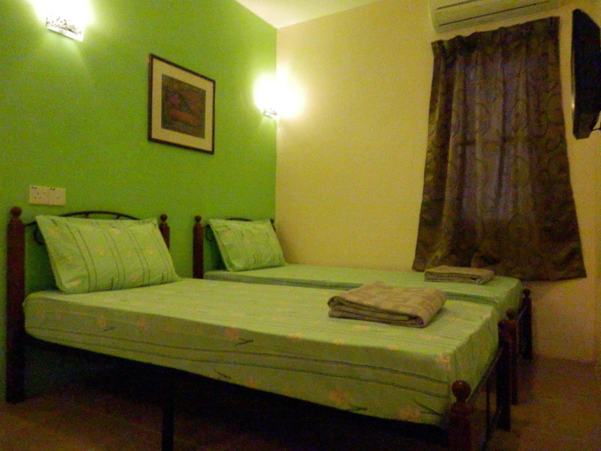 Malacca Travellers Planet Hotel & Guesthouse מראה חיצוני תמונה