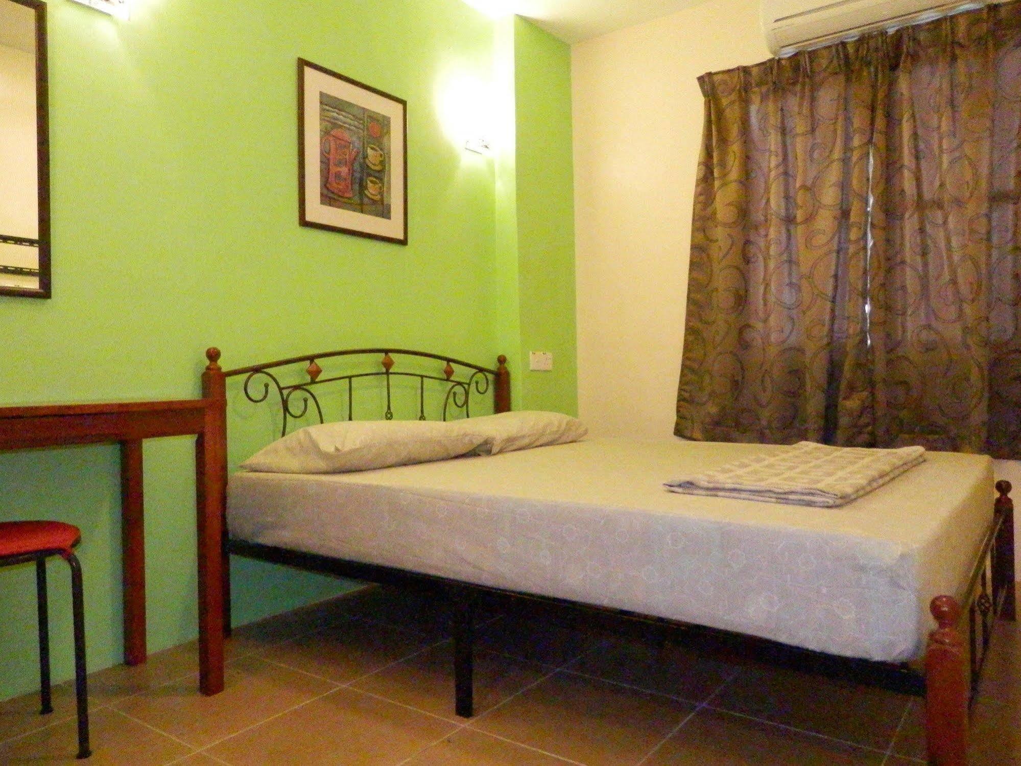 Malacca Travellers Planet Hotel & Guesthouse מראה חיצוני תמונה