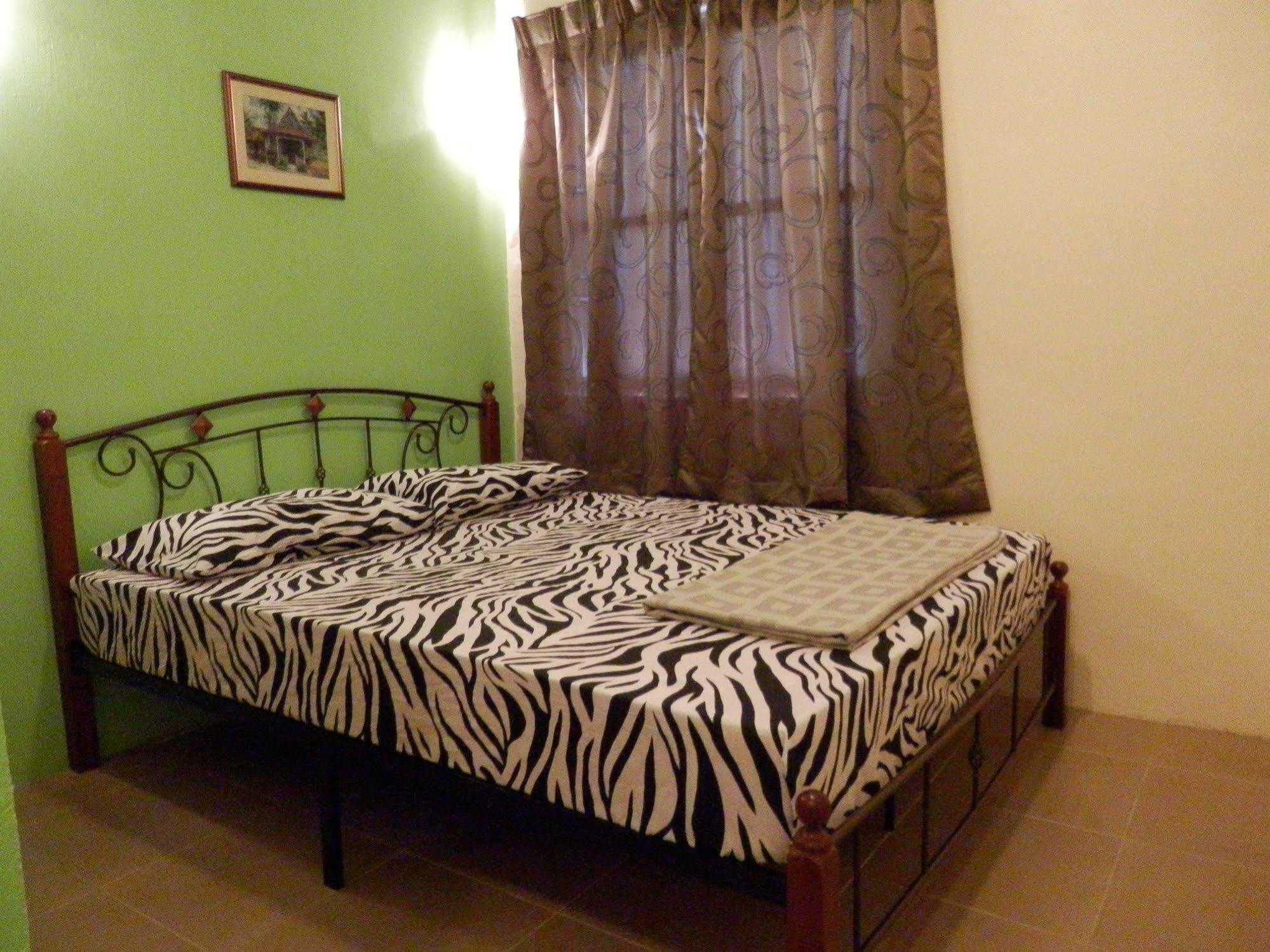 Malacca Travellers Planet Hotel & Guesthouse מראה חיצוני תמונה