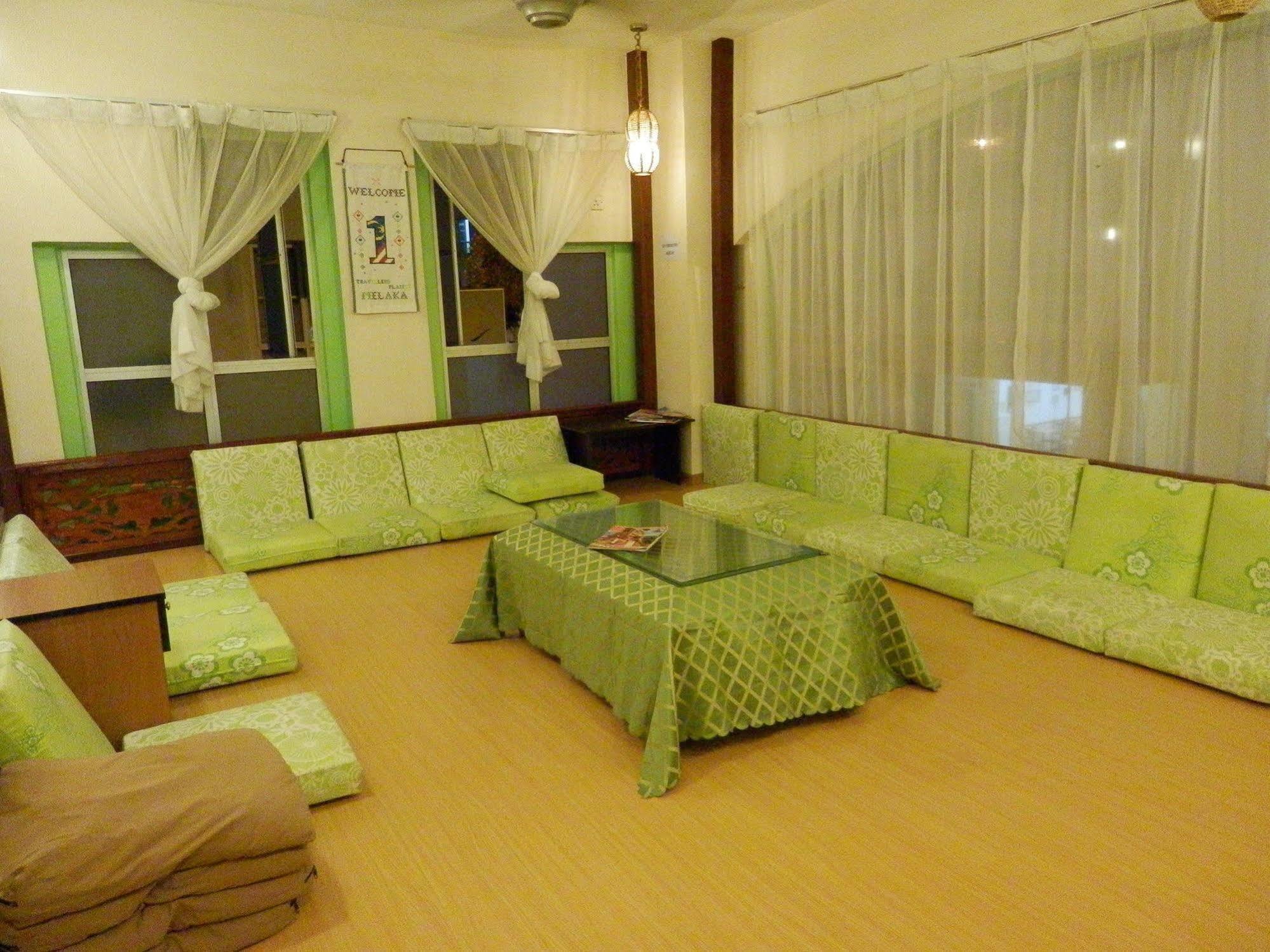 Malacca Travellers Planet Hotel & Guesthouse מראה חיצוני תמונה